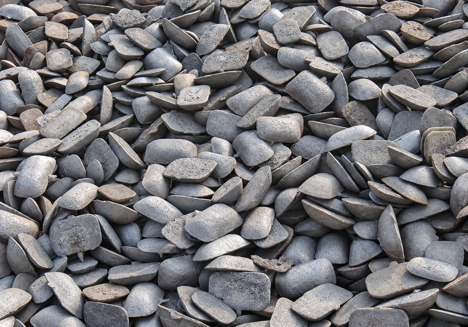 Pig iron pieces — representative product photo